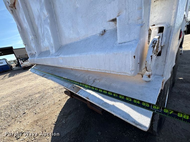 image for item EU7339 2000 Mack CH613 dump truck