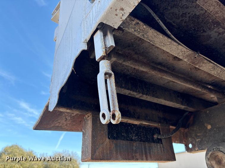 image for item EU7339 2000 Mack CH613 dump truck