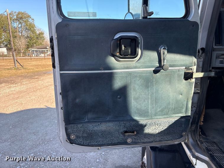 image for item EU7339 2000 Mack CH613 dump truck