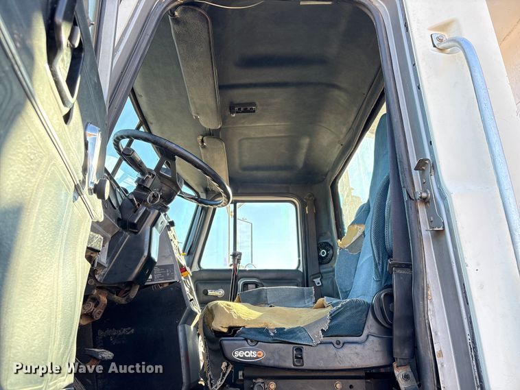 image for item EU7339 2000 Mack CH613 dump truck