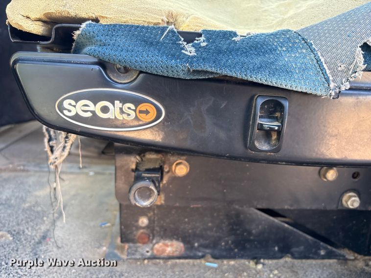 image for item EU7339 2000 Mack CH613 dump truck