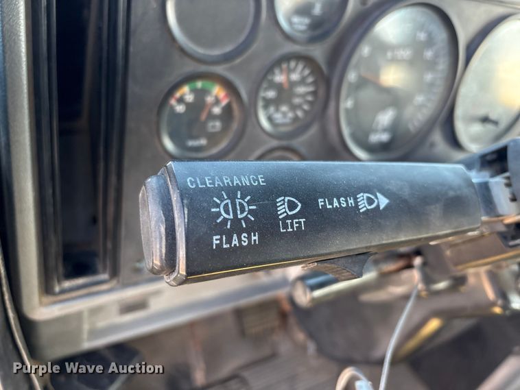 image for item EU7339 2000 Mack CH613 dump truck