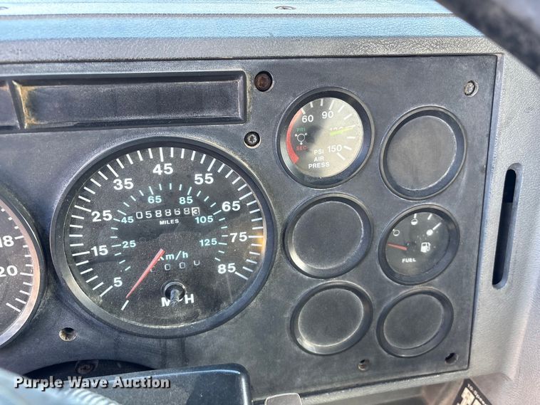 image for item EU7339 2000 Mack CH613 dump truck