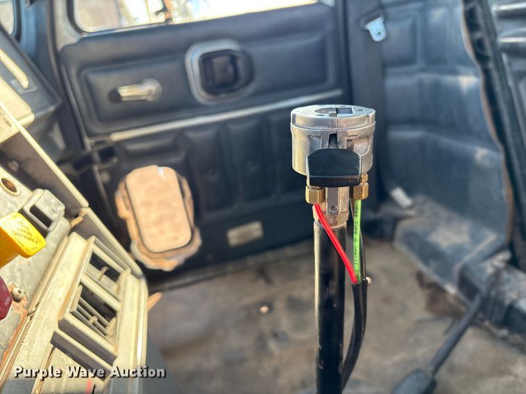 image for item EU7339 2000 Mack CH613 dump truck