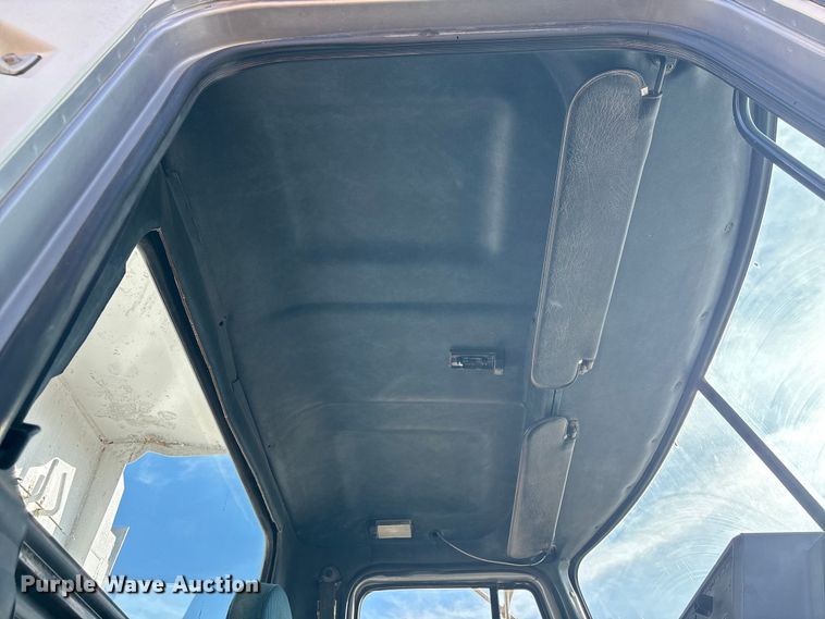 image for item EU7339 2000 Mack CH613 dump truck