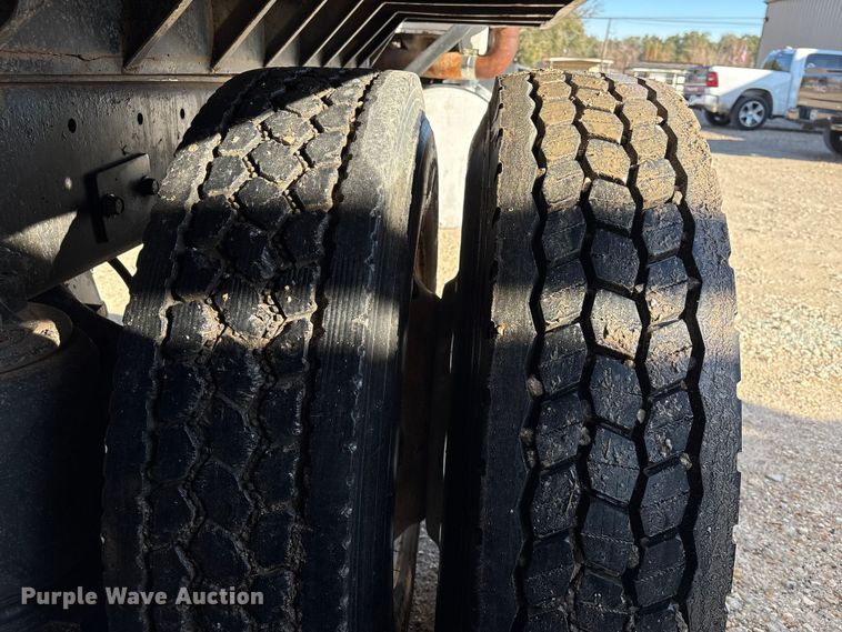 image for item EU7339 2000 Mack CH613 dump truck