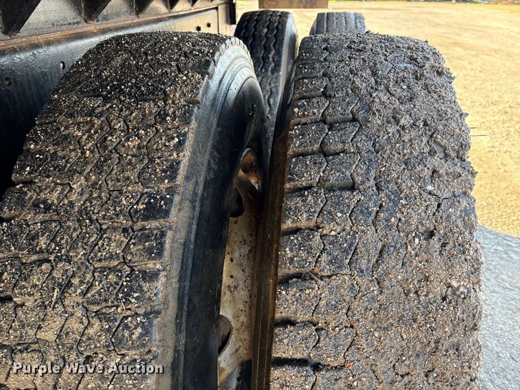 image for item EU7339 2000 Mack CH613 dump truck