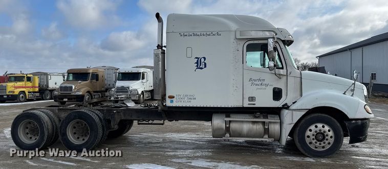 image for item FB0490 2004 Freightliner Columbia semi truck