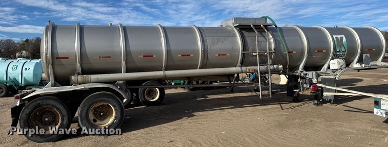 image for item FB0577 1979 Fruehauf TKPF2R6000 tank trailer