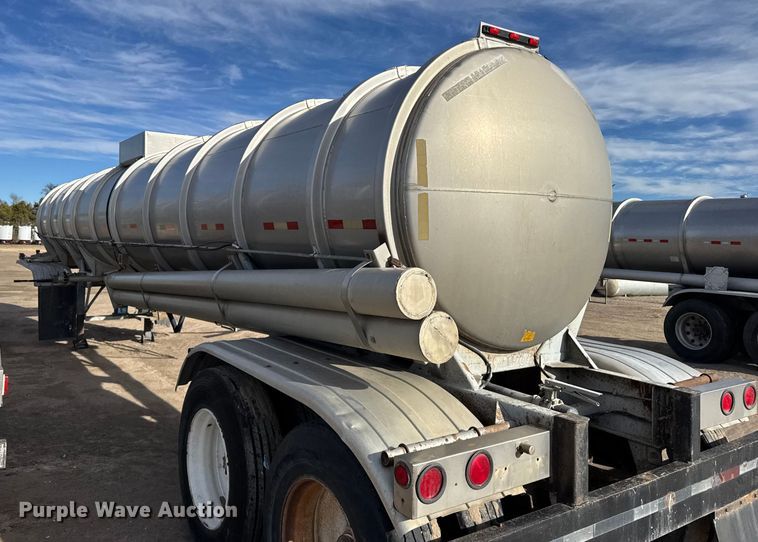 image for item FB0577 1979 Fruehauf TKPF2R6000 tank trailer