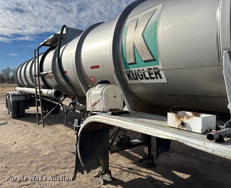 image for item FB0577 1979 Fruehauf TKPF2R6000 tank trailer