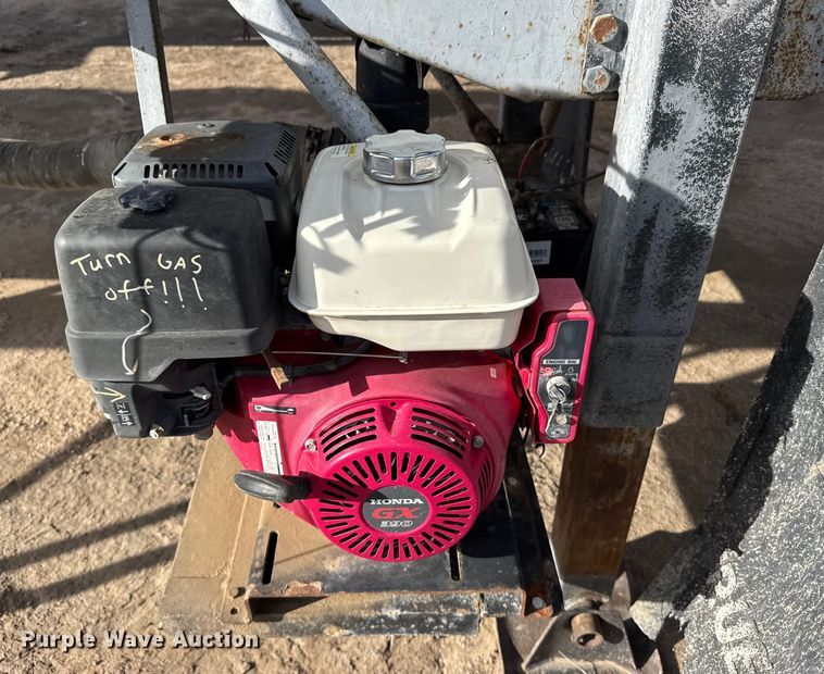 image for item FB0577 1979 Fruehauf TKPF2R6000 tank trailer