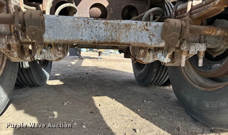 image for item FB0577 1979 Fruehauf TKPF2R6000 tank trailer