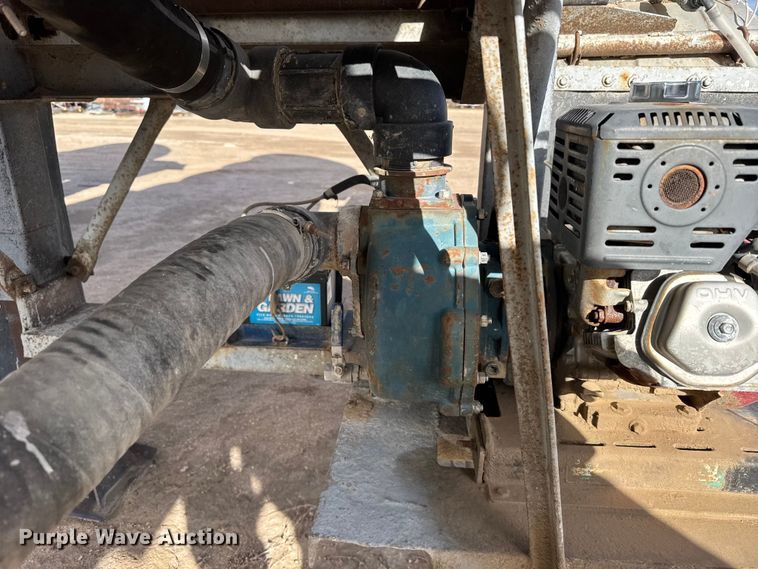 image for item FB0577 1979 Fruehauf TKPF2R6000 tank trailer