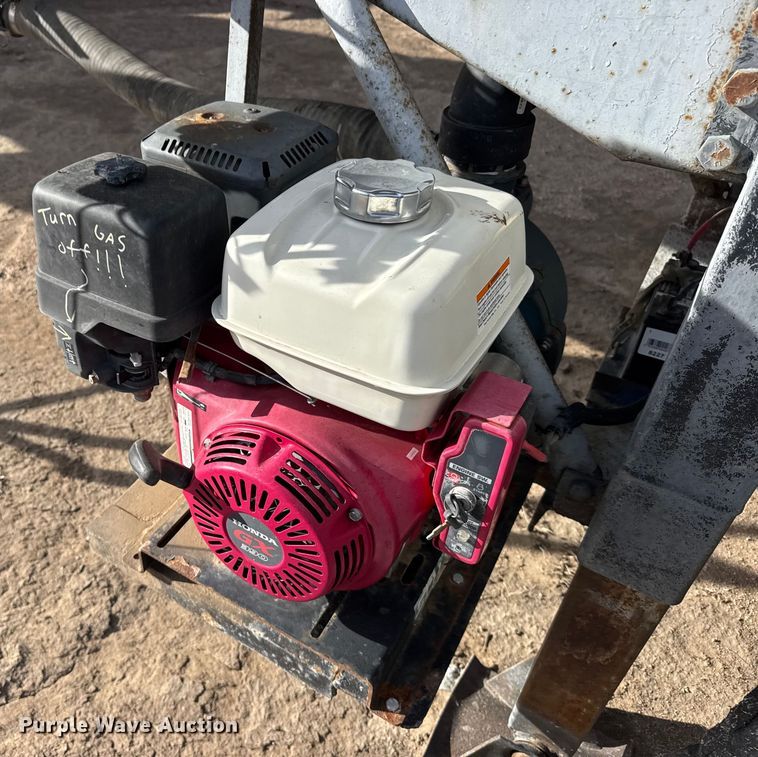 image for item FB0577 1979 Fruehauf TKPF2R6000 tank trailer