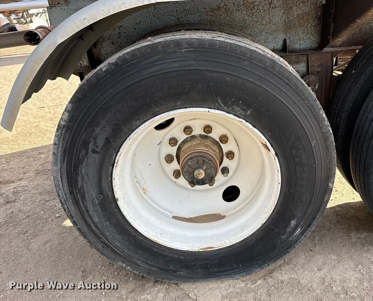 image for item FB0577 1979 Fruehauf TKPF2R6000 tank trailer