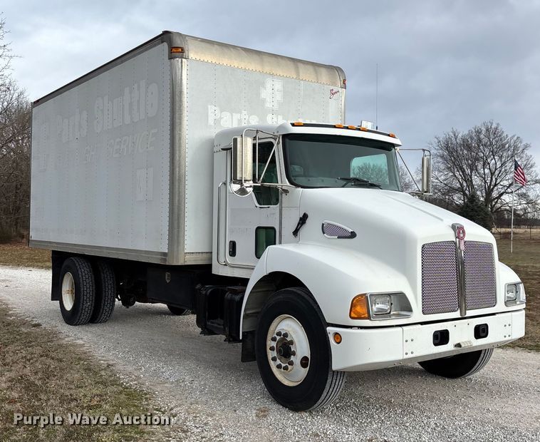 image for item FG0021 2005 Kenworth T300 box truck