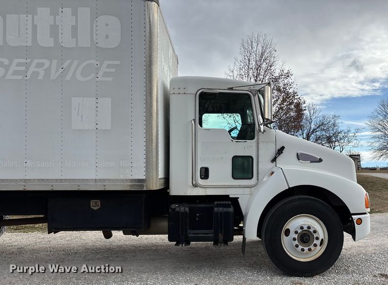 image for item FG0021 2005 Kenworth T300 box truck