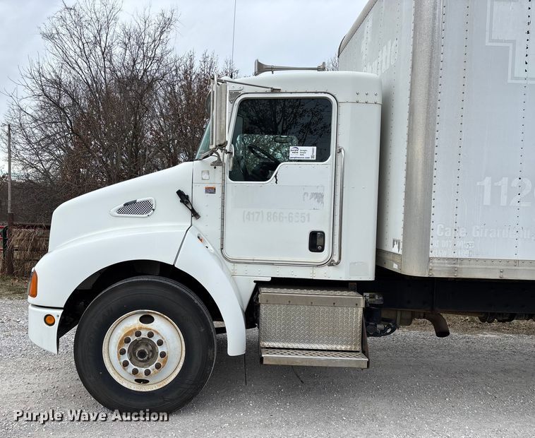 image for item FG0021 2005 Kenworth T300 box truck