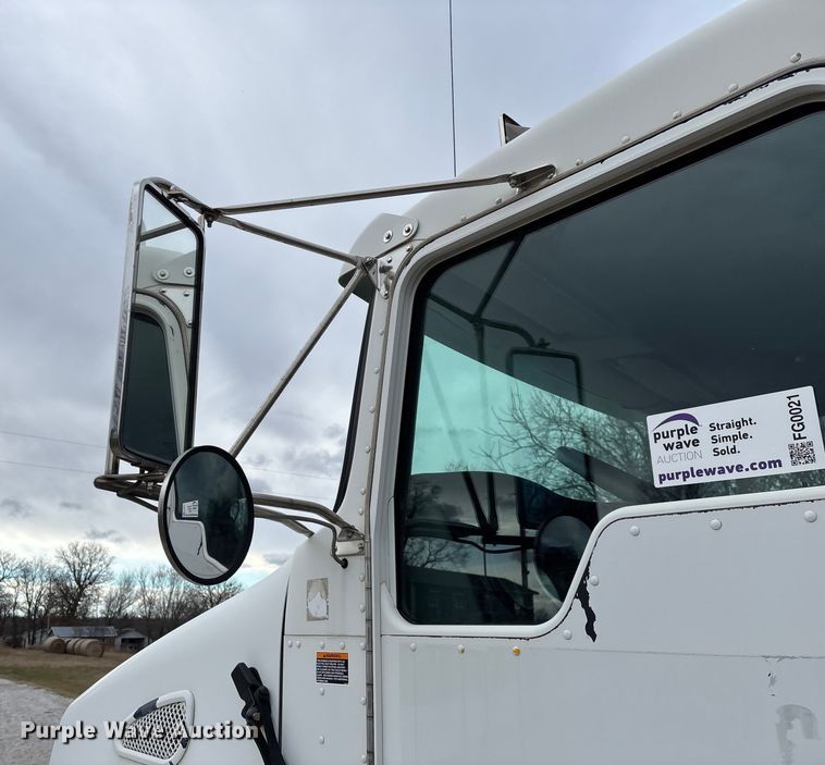 image for item FG0021 2005 Kenworth T300 box truck