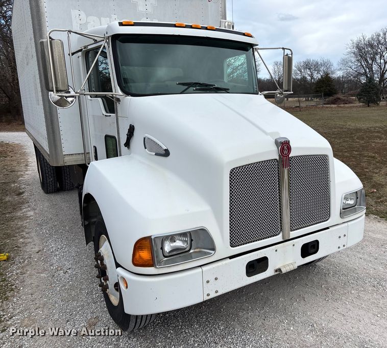 image for item FG0021 2005 Kenworth T300 box truck