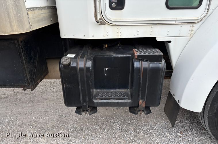 image for item FG0021 2005 Kenworth T300 box truck