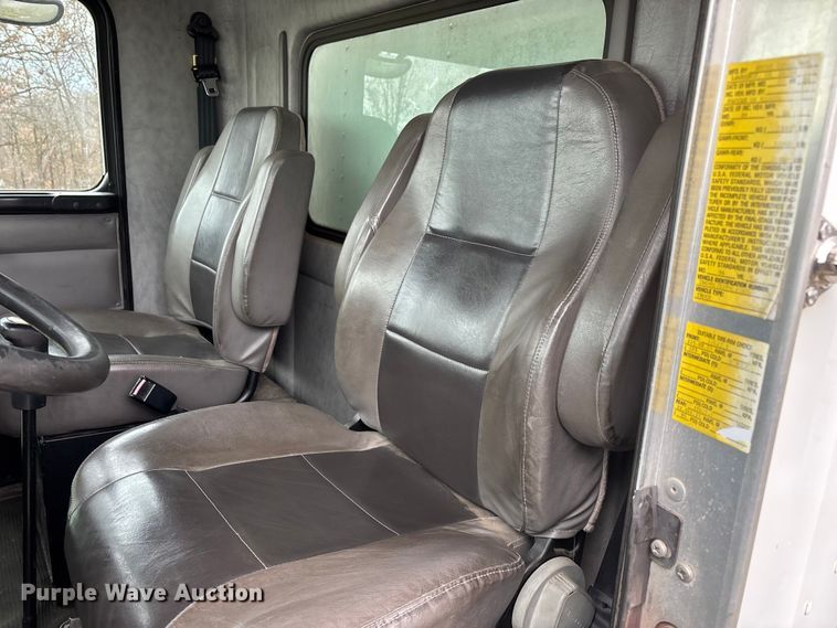 image for item FG0021 2005 Kenworth T300 box truck