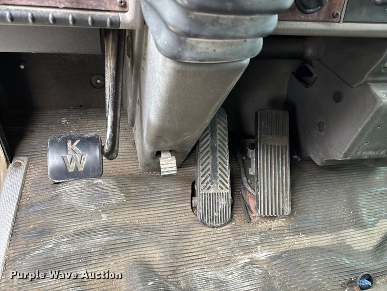 image for item FG0021 2005 Kenworth T300 box truck