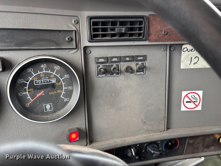 image for item FG0021 2005 Kenworth T300 box truck