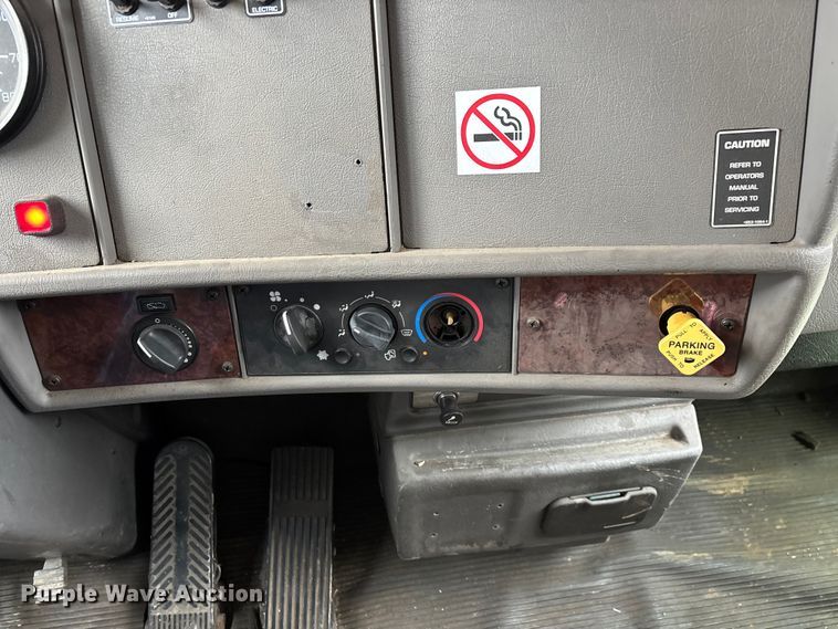 image for item FG0021 2005 Kenworth T300 box truck