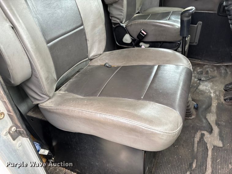 image for item FG0021 2005 Kenworth T300 box truck