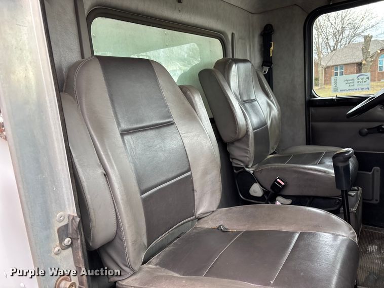 image for item FG0021 2005 Kenworth T300 box truck