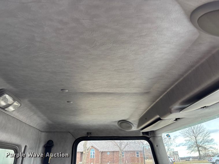 image for item FG0021 2005 Kenworth T300 box truck