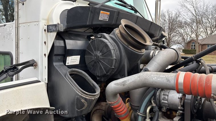 image for item FG0021 2005 Kenworth T300 box truck