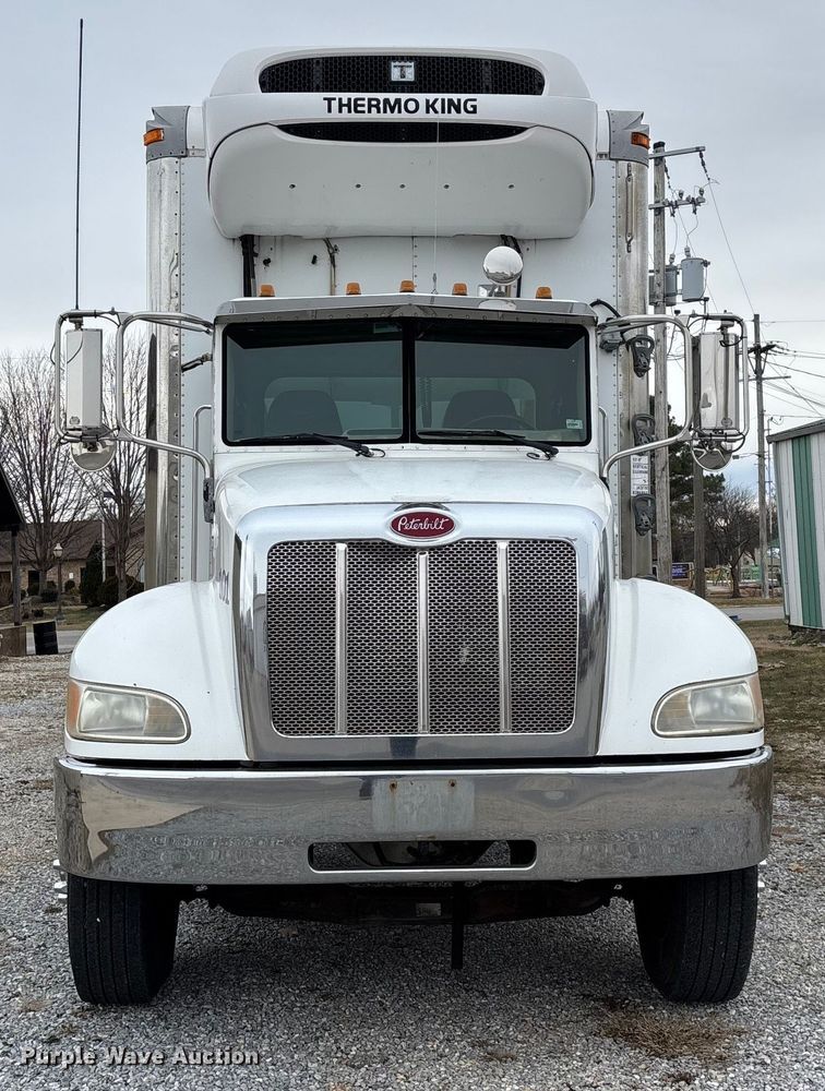 image for item FG0026 2007 Peterbilt PB335 refrigerated truck