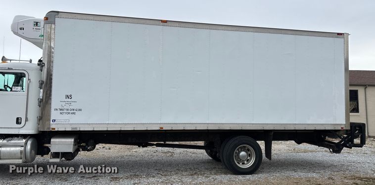 image for item FG0026 2007 Peterbilt PB335 refrigerated truck