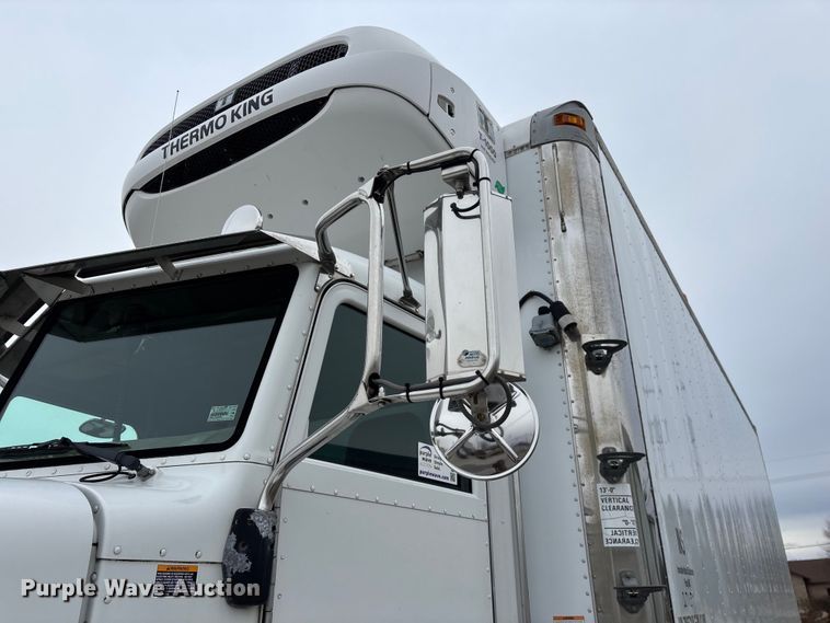 image for item FG0026 2007 Peterbilt PB335 refrigerated truck
