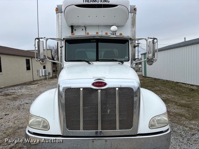 image for item FG0026 2007 Peterbilt PB335 refrigerated truck