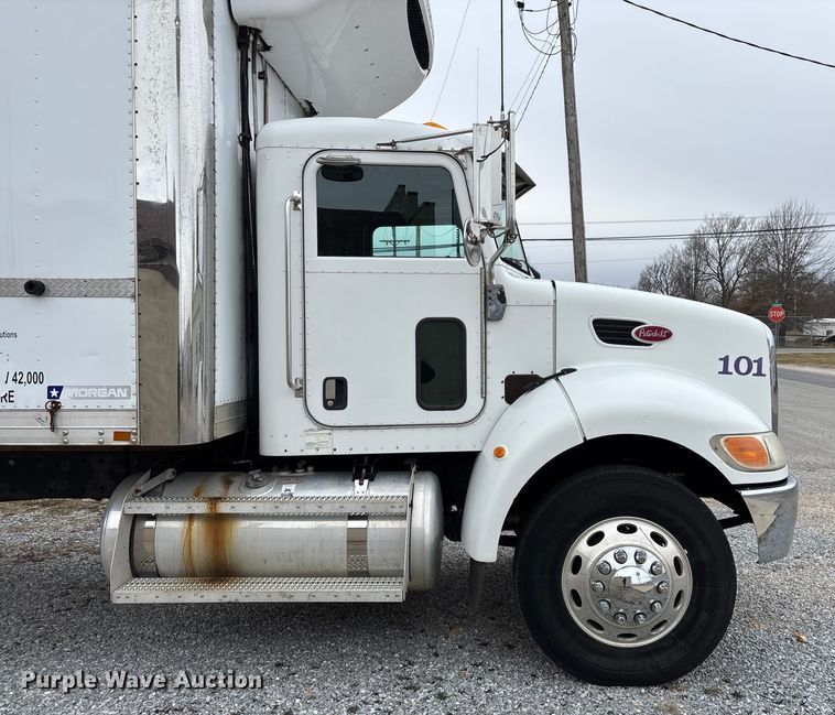 image for item FG0026 2007 Peterbilt PB335 refrigerated truck