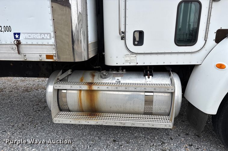 image for item FG0026 2007 Peterbilt PB335 refrigerated truck