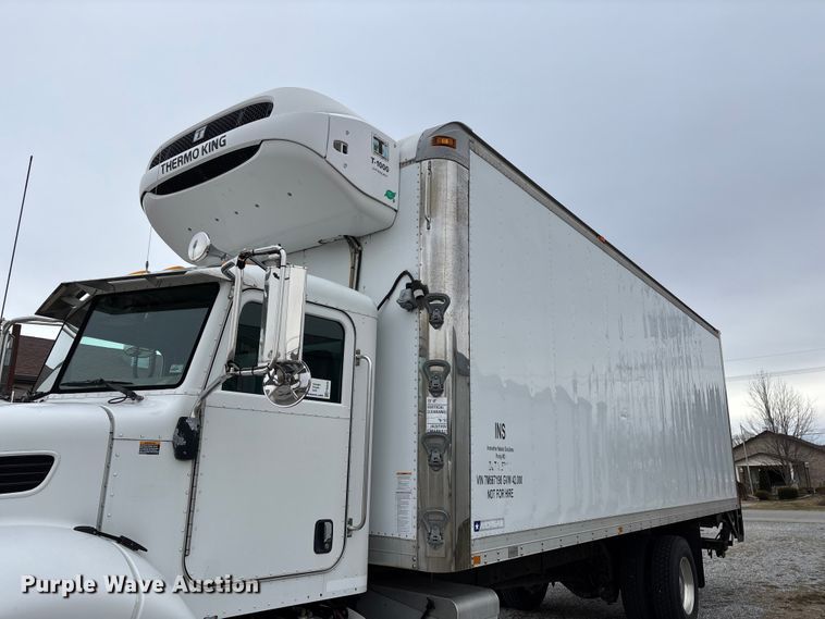 image for item FG0026 2007 Peterbilt PB335 refrigerated truck