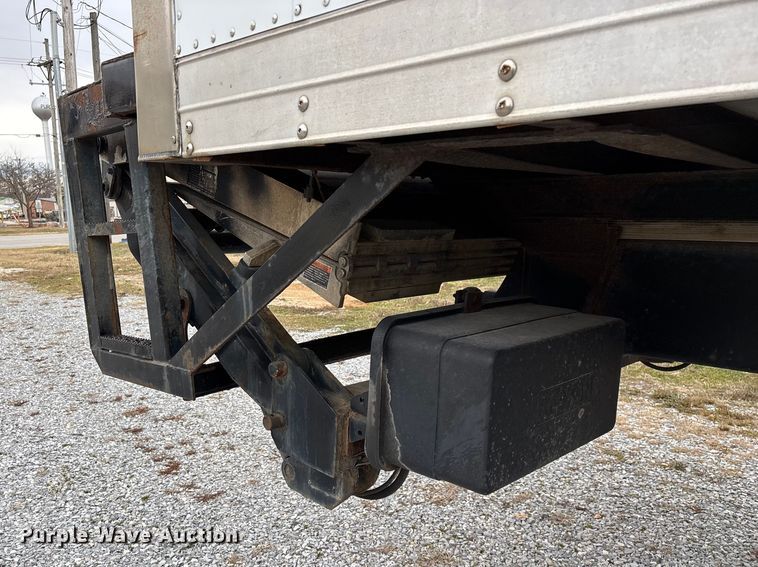 image for item FG0026 2007 Peterbilt PB335 refrigerated truck