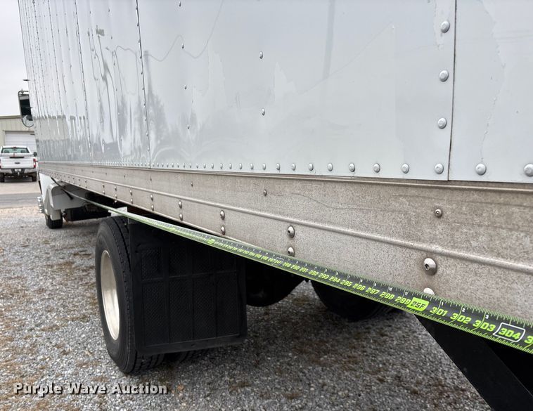 image for item FG0026 2007 Peterbilt PB335 refrigerated truck