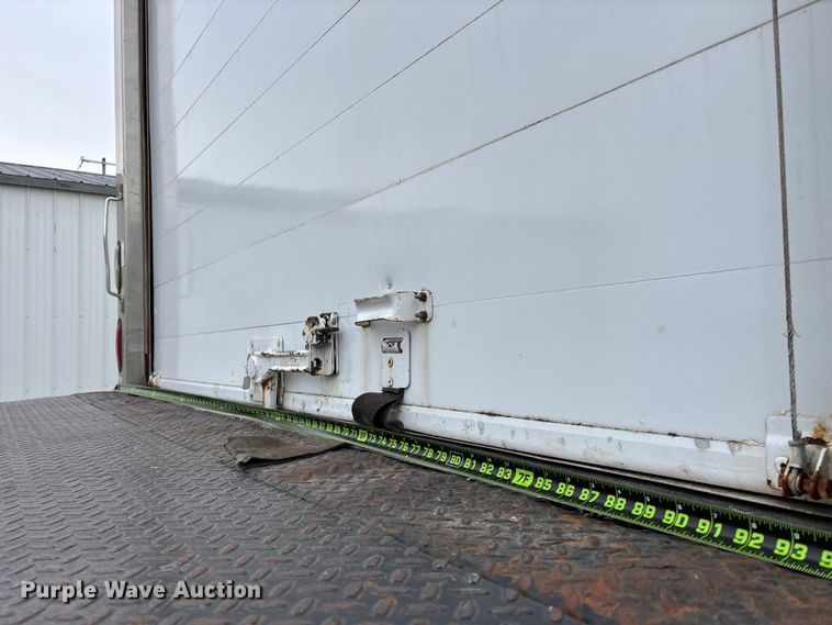 image for item FG0026 2007 Peterbilt PB335 refrigerated truck