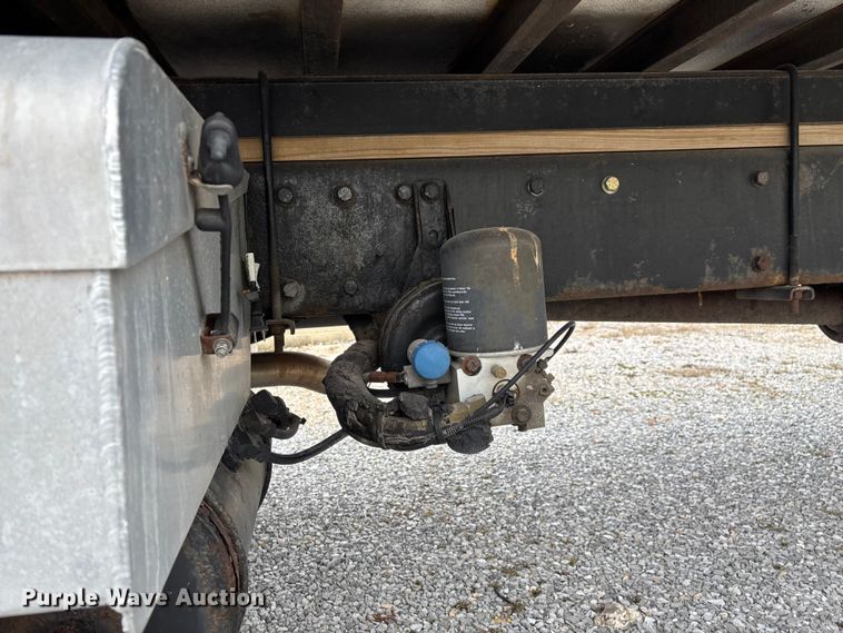 image for item FG0026 2007 Peterbilt PB335 refrigerated truck