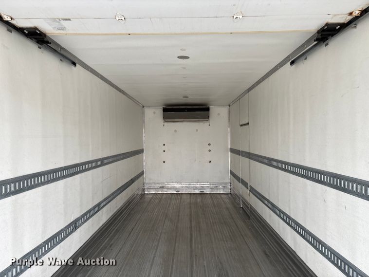 image for item FG0026 2007 Peterbilt PB335 refrigerated truck