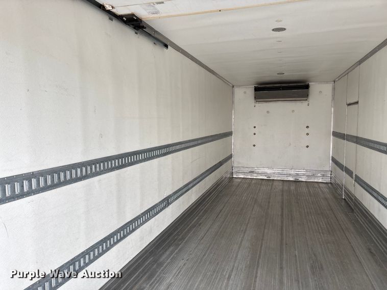 image for item FG0026 2007 Peterbilt PB335 refrigerated truck