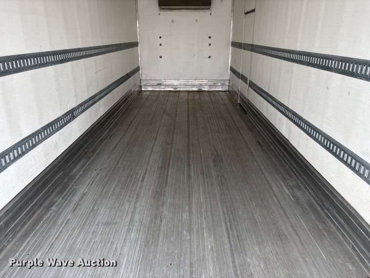 image for item FG0026 2007 Peterbilt PB335 refrigerated truck