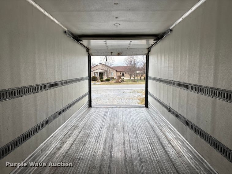 image for item FG0026 2007 Peterbilt PB335 refrigerated truck