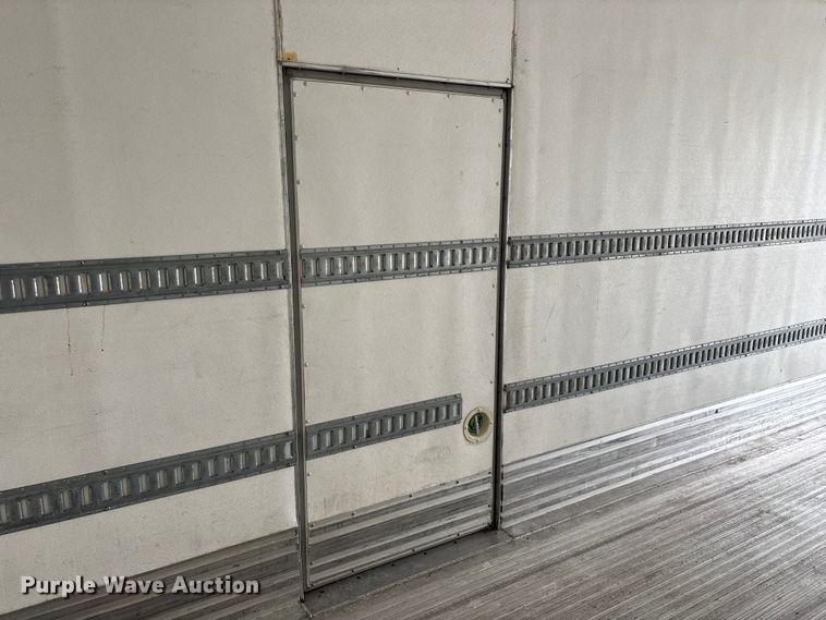 image for item FG0026 2007 Peterbilt PB335 refrigerated truck